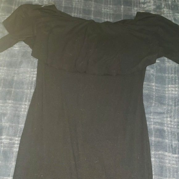 Fashion Nova Dresses & Skirts - FashionNova long sleeved form fitting sexy black dress